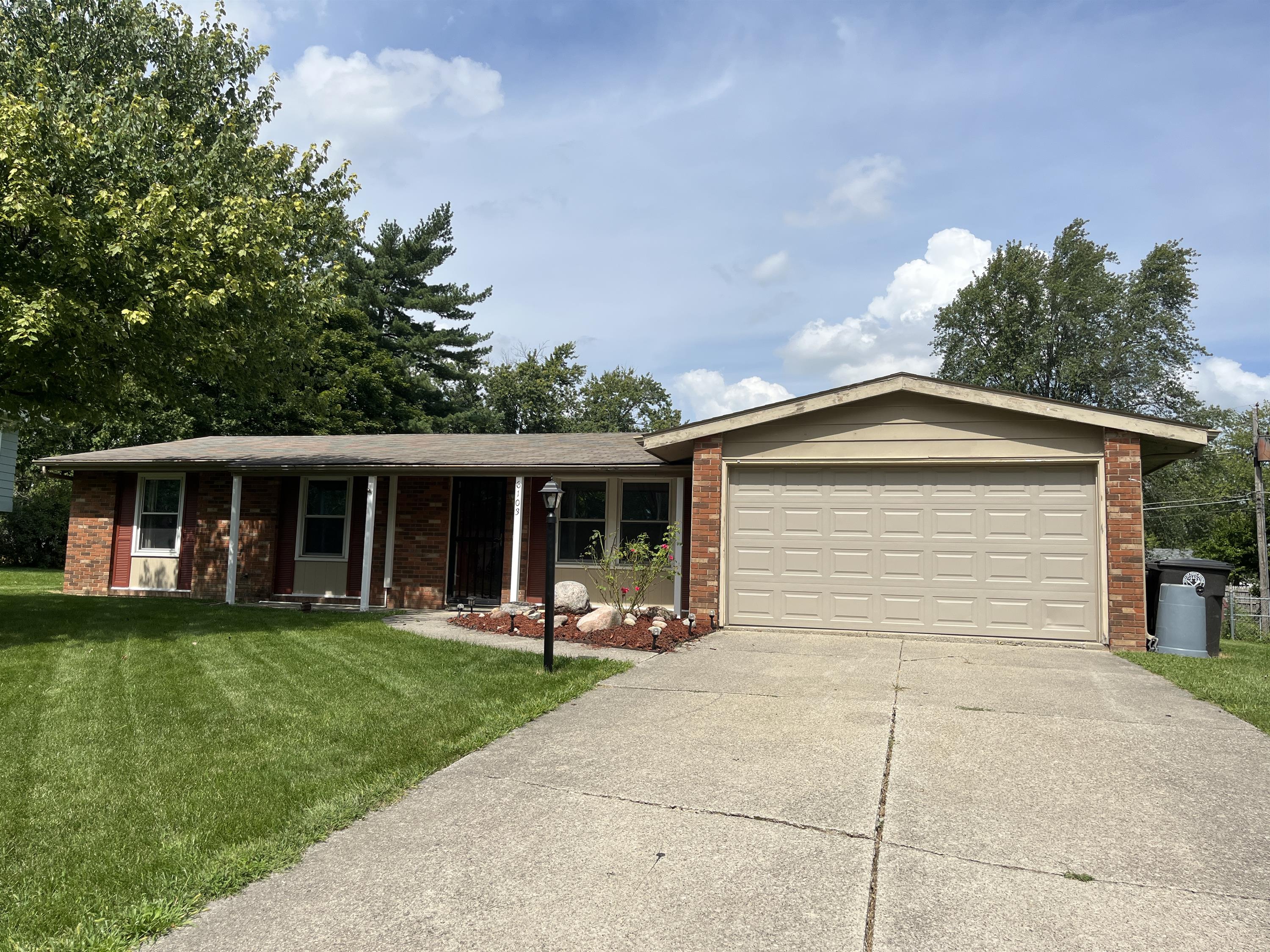 6103 Glenview Dr.